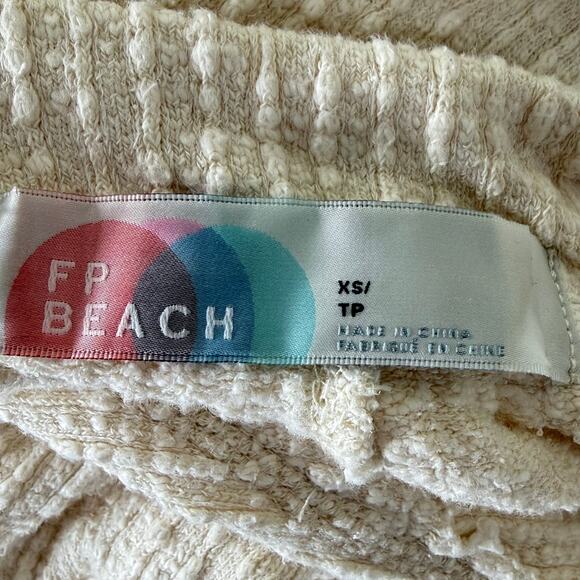 Free People FP Beach Oasis Cream Cardigan Shorts Set Coastal Granddaughter XS - Picture 6 of 9